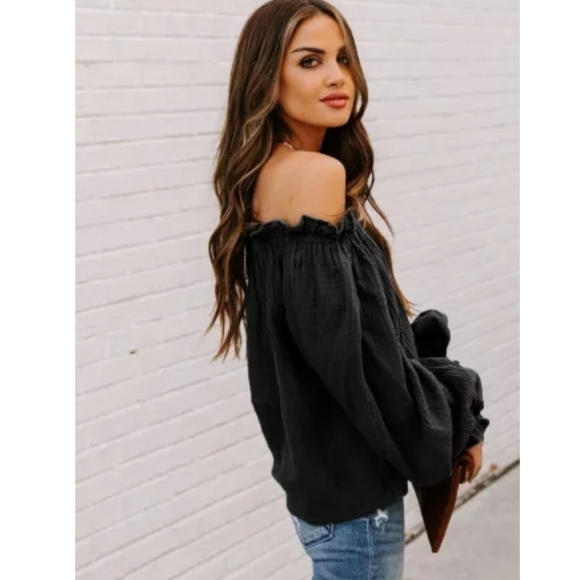 Last One. New boutique boho ruffle top - Picture 2 of 8